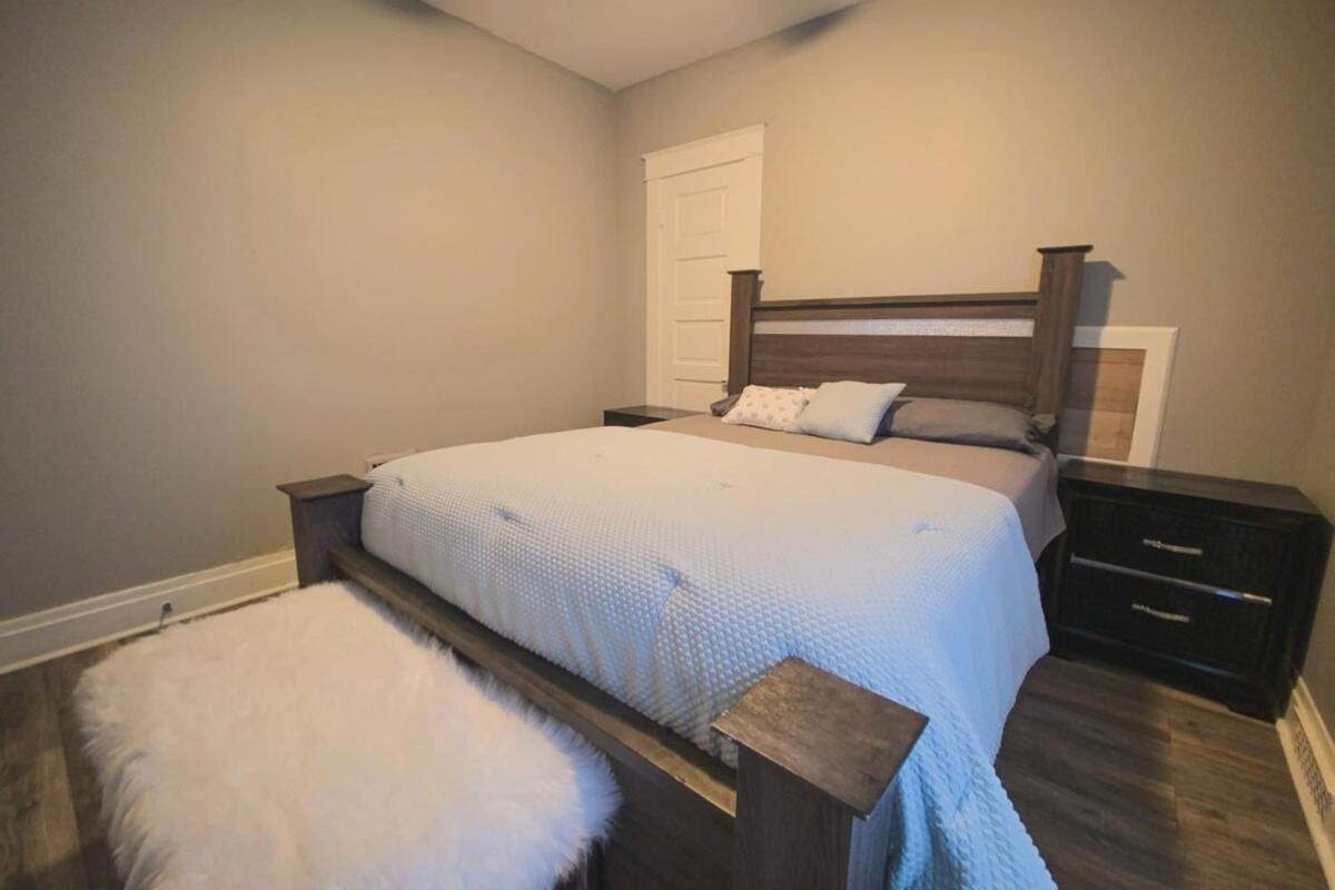 Large 6Br, 2 Bath In Niagara Falls Bagian luar foto