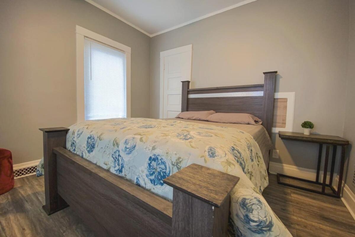 Large 6Br, 2 Bath In Niagara Falls Bagian luar foto